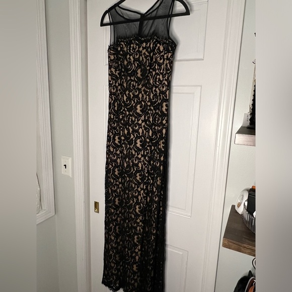 TADASHI SHOJI • LACE EVENING GOWN • BLACK/NUDE - Picture 4 of 7